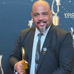 EU: Locutor dominicano gana dos estatuillas en premio SOVAS