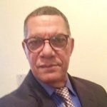 La farsa de quien promete ir «de pie» mientras la llevan de la mano