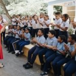 La Primera Dama imparte clase de Moral y Ética en barrio de SD