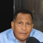 Llama Danilo tomar buche de agua antes de hablar Gobierno