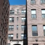 NY: Acuerdo judicial obliga inmobiliaria a reparar 14 edificios