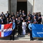 Banreservas deposita ofrenda floral en el Altar de la Patria 
