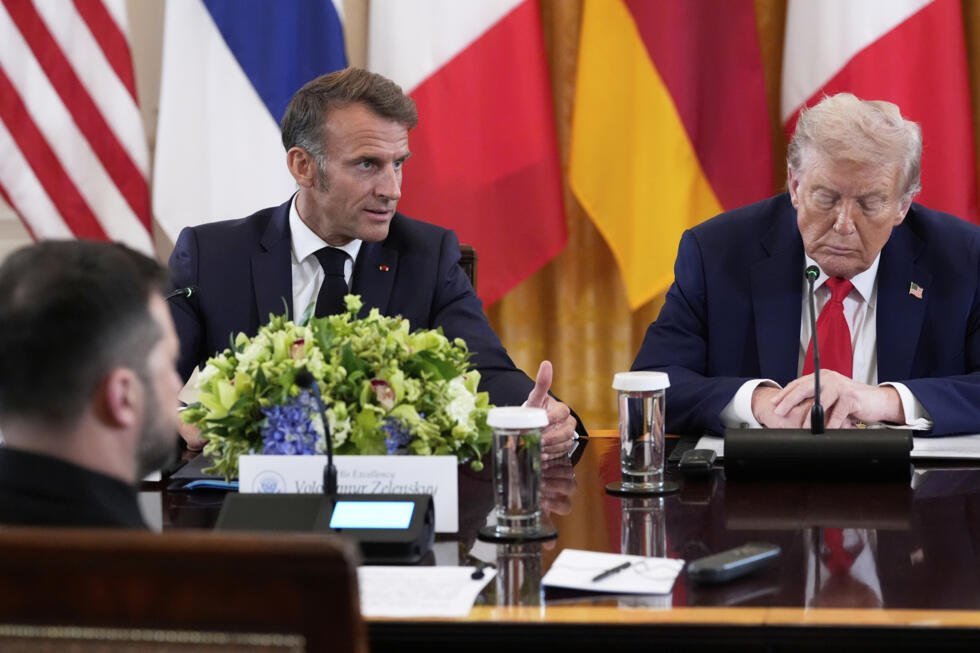 El presidente francés, Emmanuel Macron, habla en presencia de su homólogo estadounidense, Donald Trump, en la Casa Blanca, el 18 de agosto de 2025.