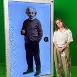 Hablar con Einstein y Cleopatra de cuerpo entero ya es posible gracias a los hologramas con IA de Ailias