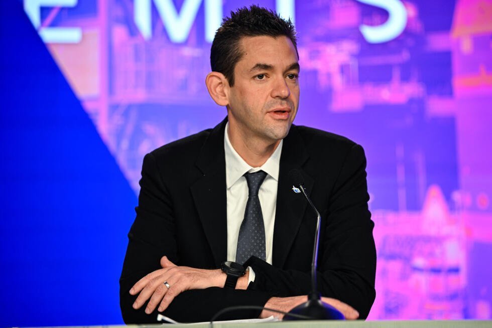 El administrador de la NASA, Jared Isaacman, anuncia cambios en el programa lunar estadounidense Artemis.