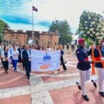 Obras Públicas deposita ofrenda floral en el Altar de la Patria