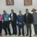 Presentan en San Cristóbal libro «El besamano»