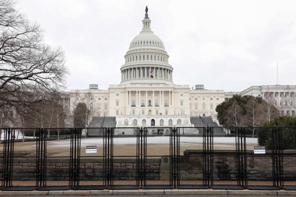 Una valla de seguridad rodea el Capitolio de Estados Unidos antes del discurso sobre el Estado de la Unión, en Washington, DC, EE. UU., el 23 de febrero de 2026.
