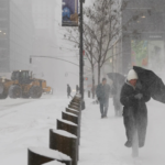 Tormenta invernal pone en toque de queda a NY este lunes