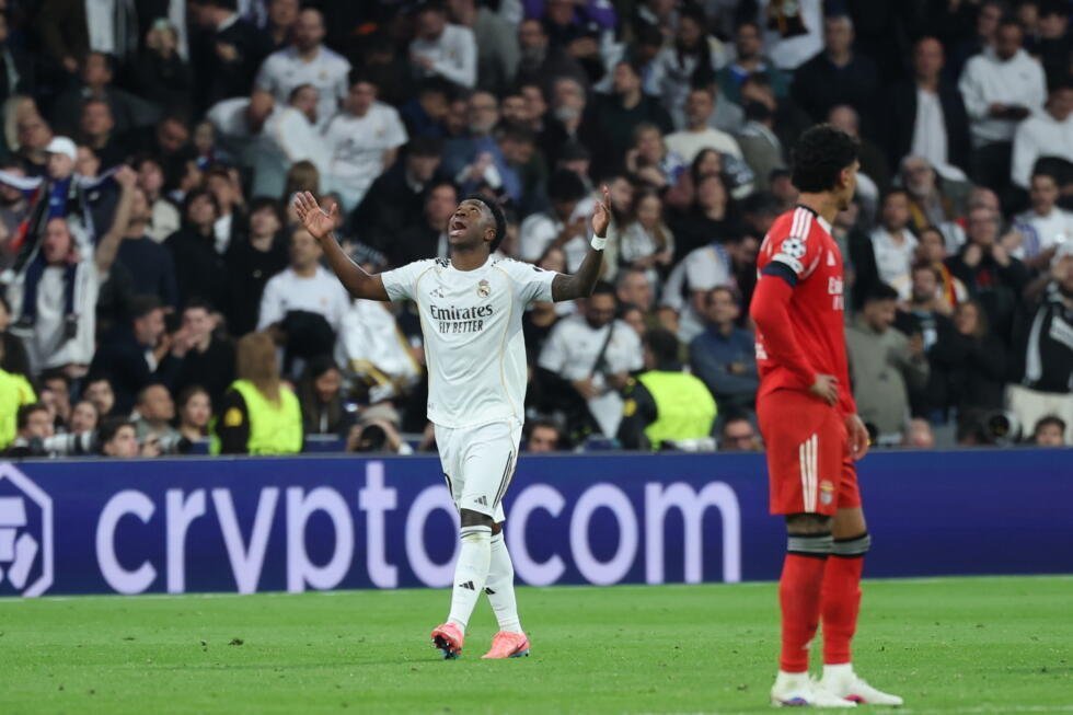 Vinícius Jr festeja su gol para el Real Madrid ante el Benfica en la vuelta del playoff de la Liga de Campeones europea. En Madrid, el 25 de febrero de 2026