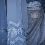 Afganistán: talibanes legalizan la violencia contra la mujer