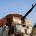 Al menos 56 civiles muertos y más de 100.000 desplazados por el conflicto entre Afganistán y Pakistán: ONU