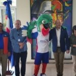 Alcalde de Santiago recibe la mascota de Centroamericanos