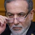 Araqchi dice que Irán no tiene «intención de cerrar el estrecho de Ormuz»; EE. UU. hunde un buque iraní en el Golfo de Omán