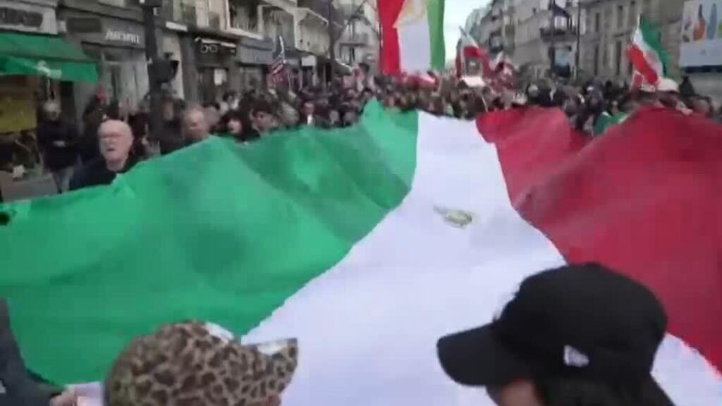  Muerte del ayatolá Ali Jamenei divide la diáspora