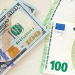 Dólar subió 59 cts y el euro 17; eran vendidos a $62.34 y $74.47