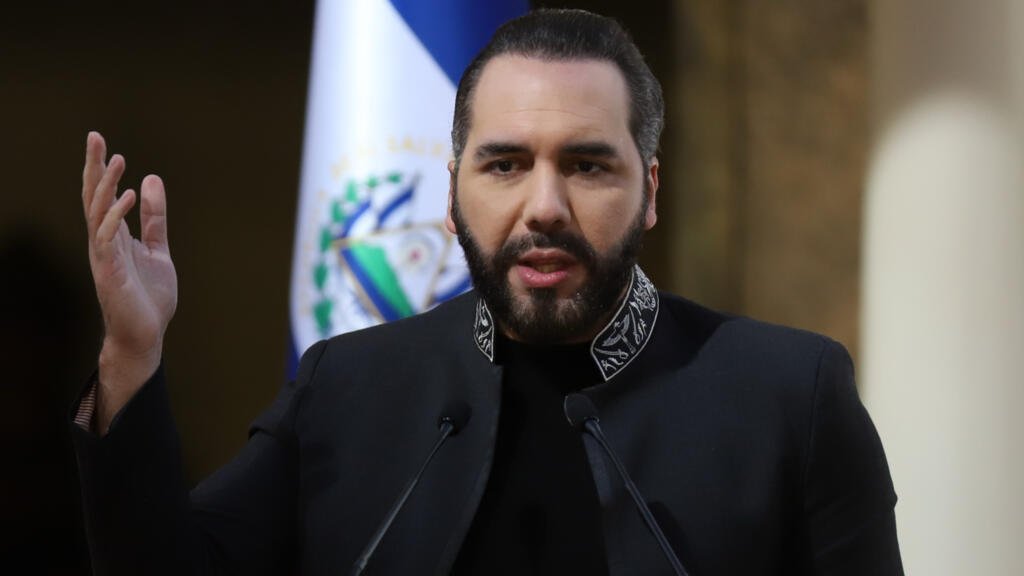 El presidente de El Salvador, Nayib Bukele, pronuncia un discurso en el Palacio Nacional durante una reunión con congresistas estadounidenses en San Salvador, El Salvador, el lunes 19 de enero de 2026.