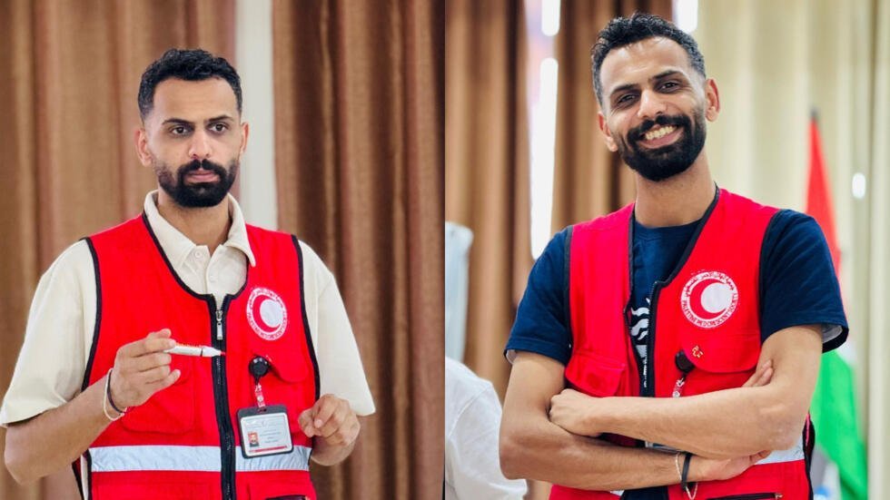 Omar Alqam trabaja como paramédico y operador de la línea de emergencia de la Media Luna Roja palestina; confiesa no olviidará nunca el día de la llamada de auxilio de Hind Rajab.