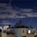 Irán lanza misiles a Israel tras designación de su líder supremo