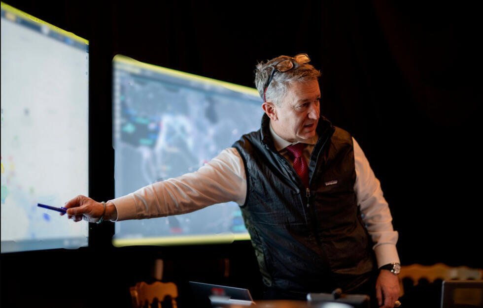 Imagen publicada por la Casa Blanca que muestra al general Dan Caine, jefe del Estado Mayor Conjunto, durante operaciones conjuntas de Estados Unidos e Israel contra Irán el 28 de febrero de 2026, en un lugar no revelado.