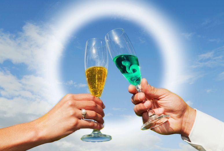 Vaso, pipí, bebida, aceite de serpiente, copa de vino, accesorios, joyas, anillo, copa y manos