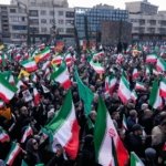 Multitudes abarrotan calles de Irán en apoyo al nuevo ayatolá