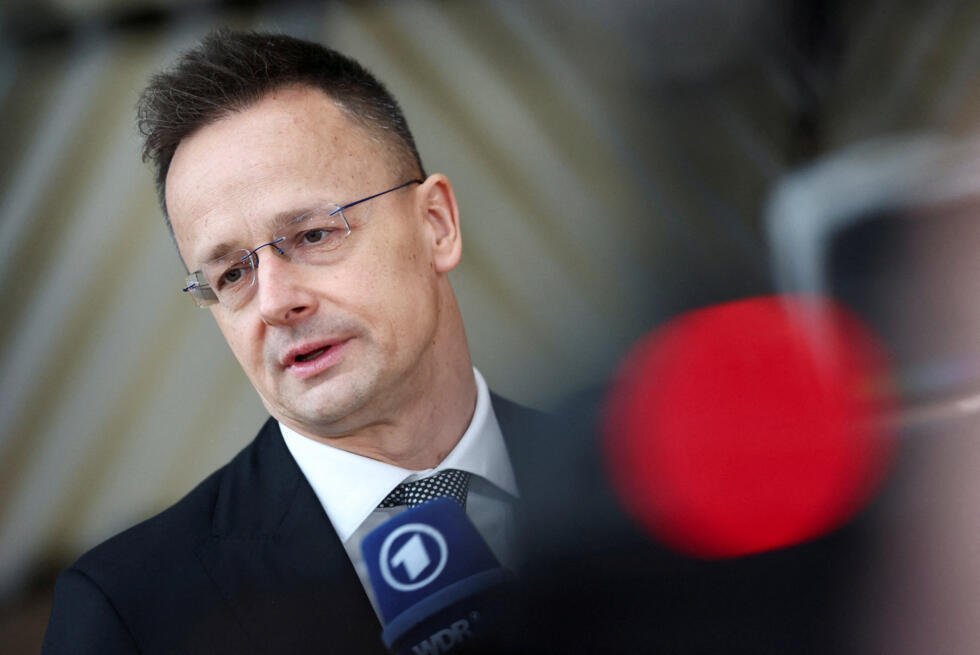 El ministro de Relaciones Exteriores de Hungría, Peter Szijjarto, asiste a una reunión de ministros de Relaciones Exteriores de la Unión Europea en Bruselas, Bélgica, el 23 de febrero de 2026.