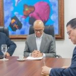 Gobierno y comerciantes refuerzan suministro básico